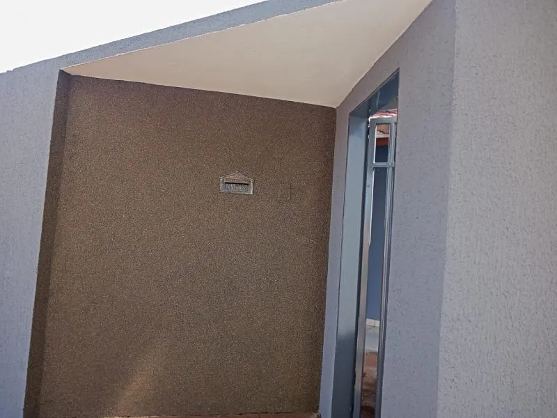 Casa à venda — foto 2 de 3