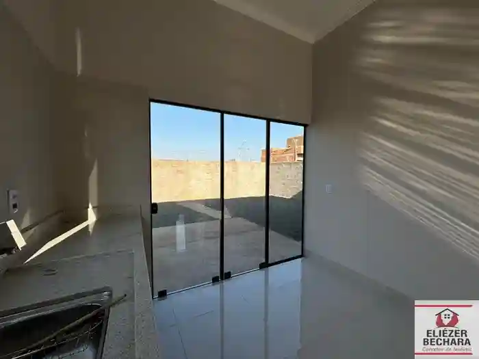 Casa com 2 quartos à venda, 61m² — foto 2 de 22