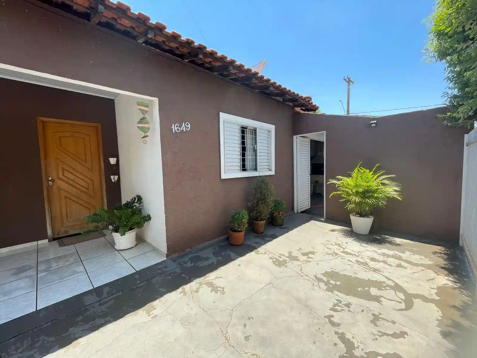 Casa com 3 quartos à venda, 200m² — foto 1 de 18
