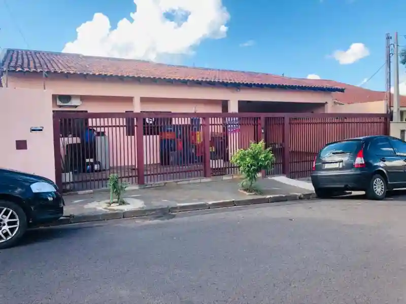 Casa à venda — foto 1 de 14
