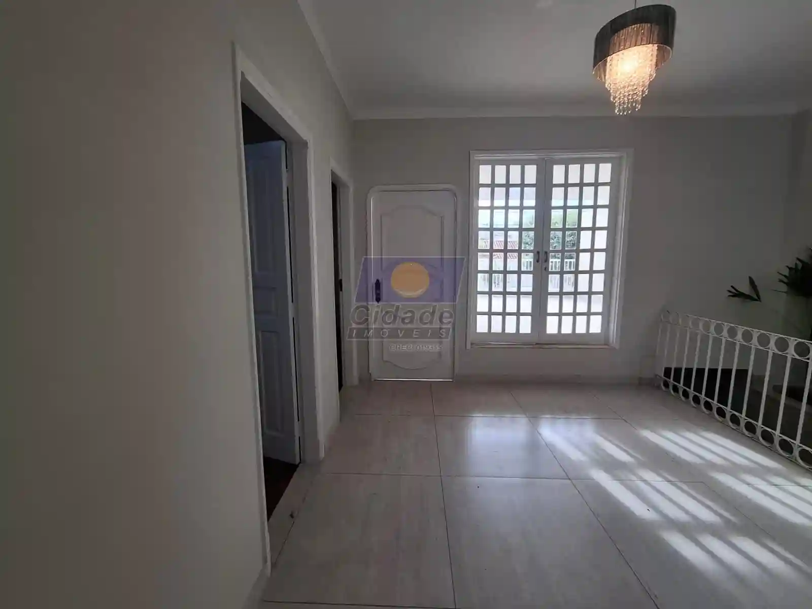 Casa com 3 quartos à venda, 160m² — foto 2 de 16