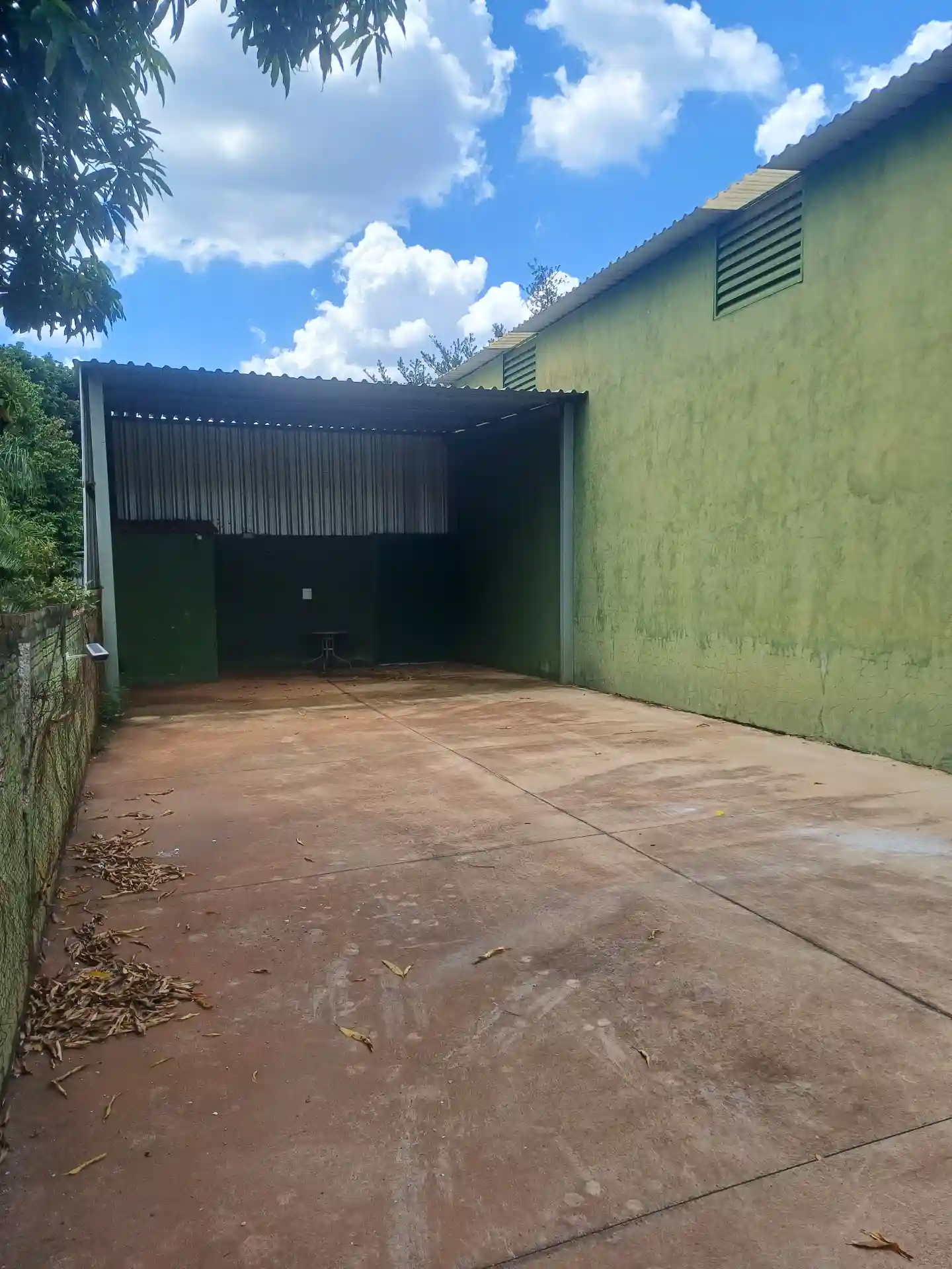 Fazenda / Sítio / Chácara com 2 quartos à venda, 1000m² — foto 2 de 15