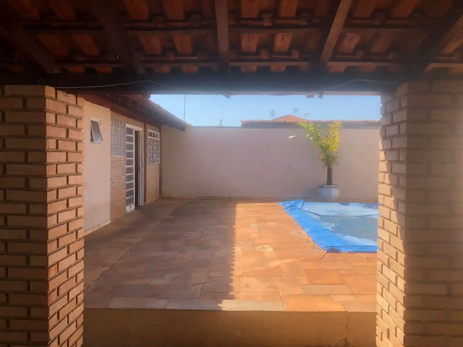 Casa com 3 quartos à venda, 171m² — foto 1 de 16