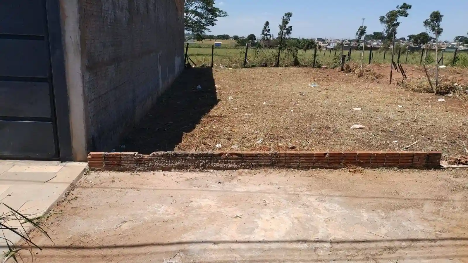 Terreno / Lote / Condomínio  à venda, 200m² — foto 2 de 5