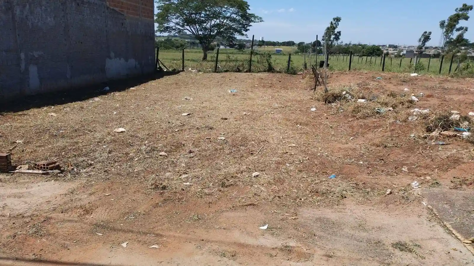 Terreno / Lote / Condomínio  à venda, 200m² — foto 1 de 5