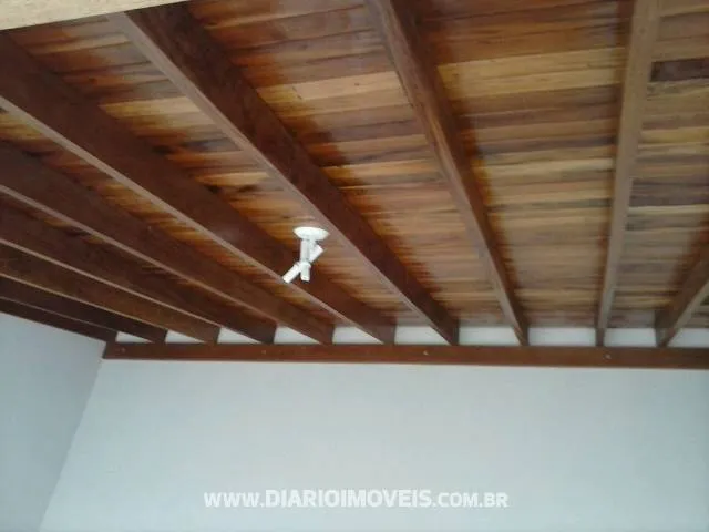 Casa à venda — foto 1 de 3