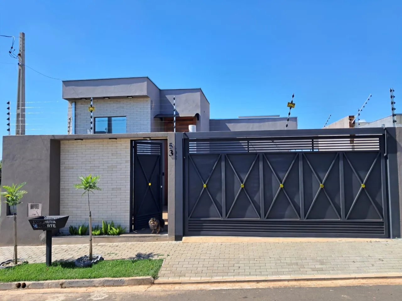 Casa com 3 quartos à venda, 147m² — foto 1 de 18