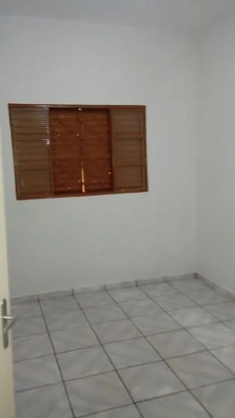 Casa à venda — foto 2 de 3