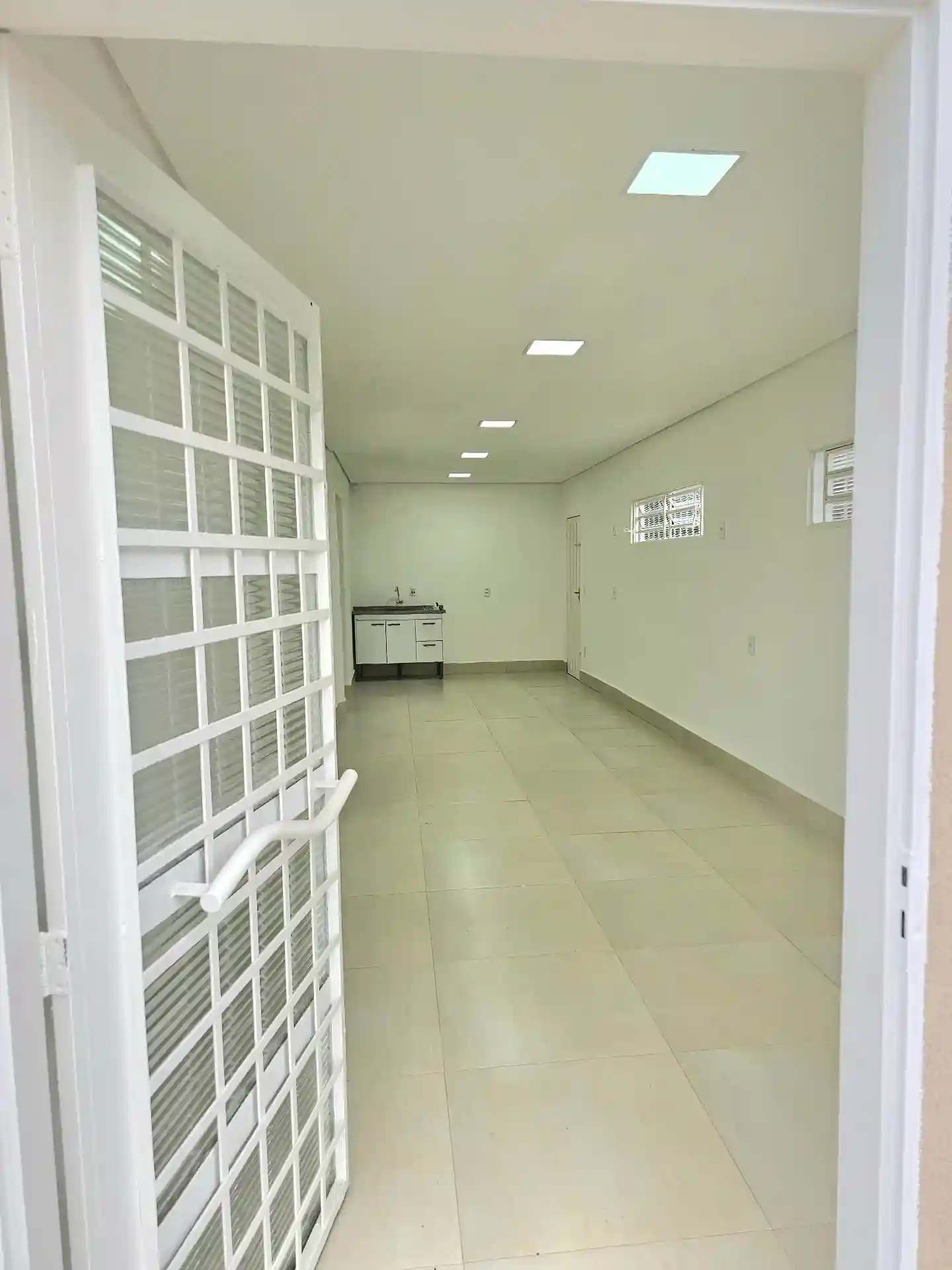 Imóvel Comercial  para aluguel, 70m² — foto 2 de 10