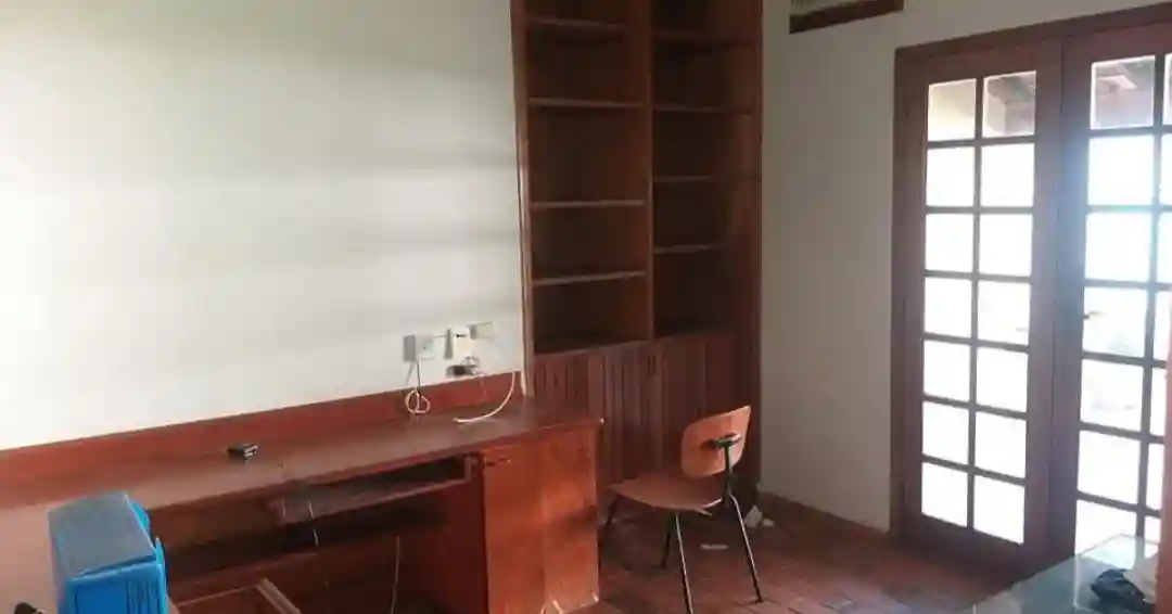 Casa com 4 quartos para aluguel, 530m² — foto 24 de 60