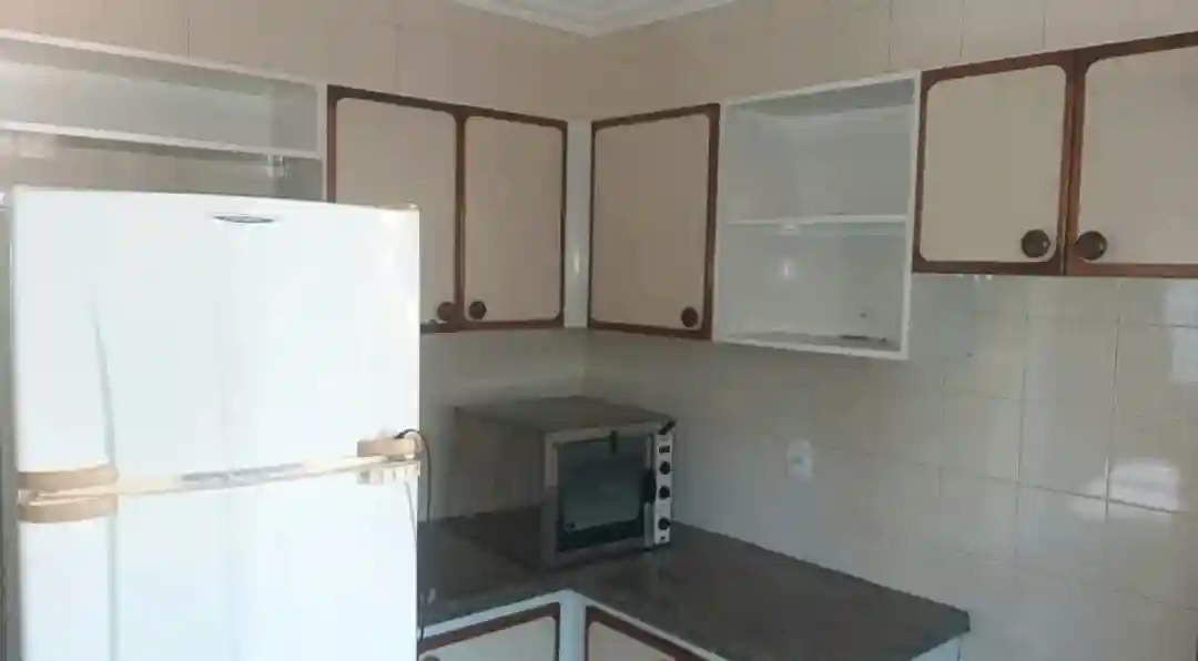 Casa com 4 quartos para aluguel, 530m² — foto 15 de 60