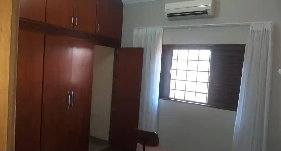 Casa com 4 quartos para aluguel, 530m² — foto 57 de 60
