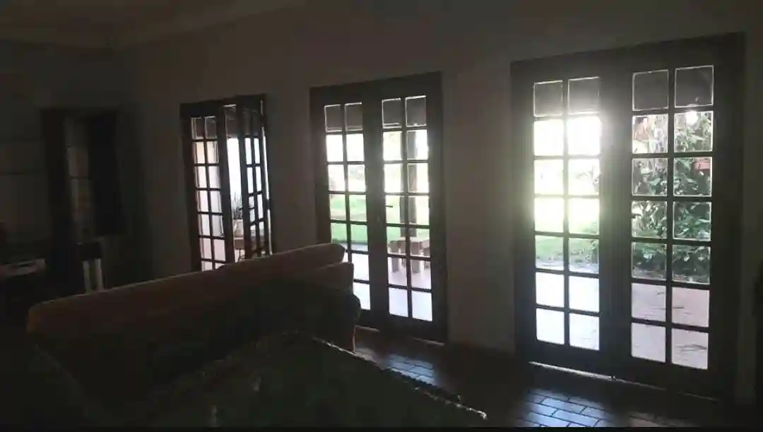 Casa com 4 quartos para aluguel, 530m² — foto 23 de 60
