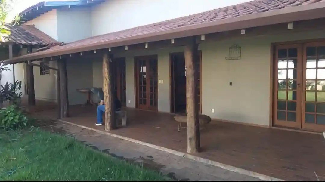 Casa com 4 quartos para aluguel, 530m² — foto 38 de 60