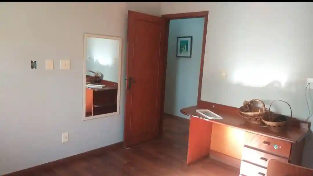 Casa com 4 quartos para aluguel, 530m² — foto 31 de 60