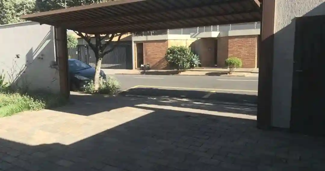 Casa com 4 quartos para aluguel, 530m² — foto 5 de 60