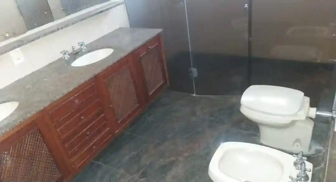 Casa com 4 quartos para aluguel, 530m² — foto 46 de 60