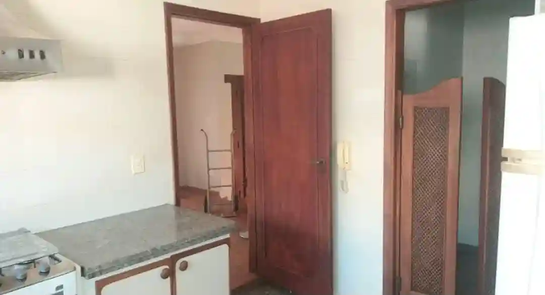 Casa com 4 quartos para aluguel, 530m² — foto 16 de 60