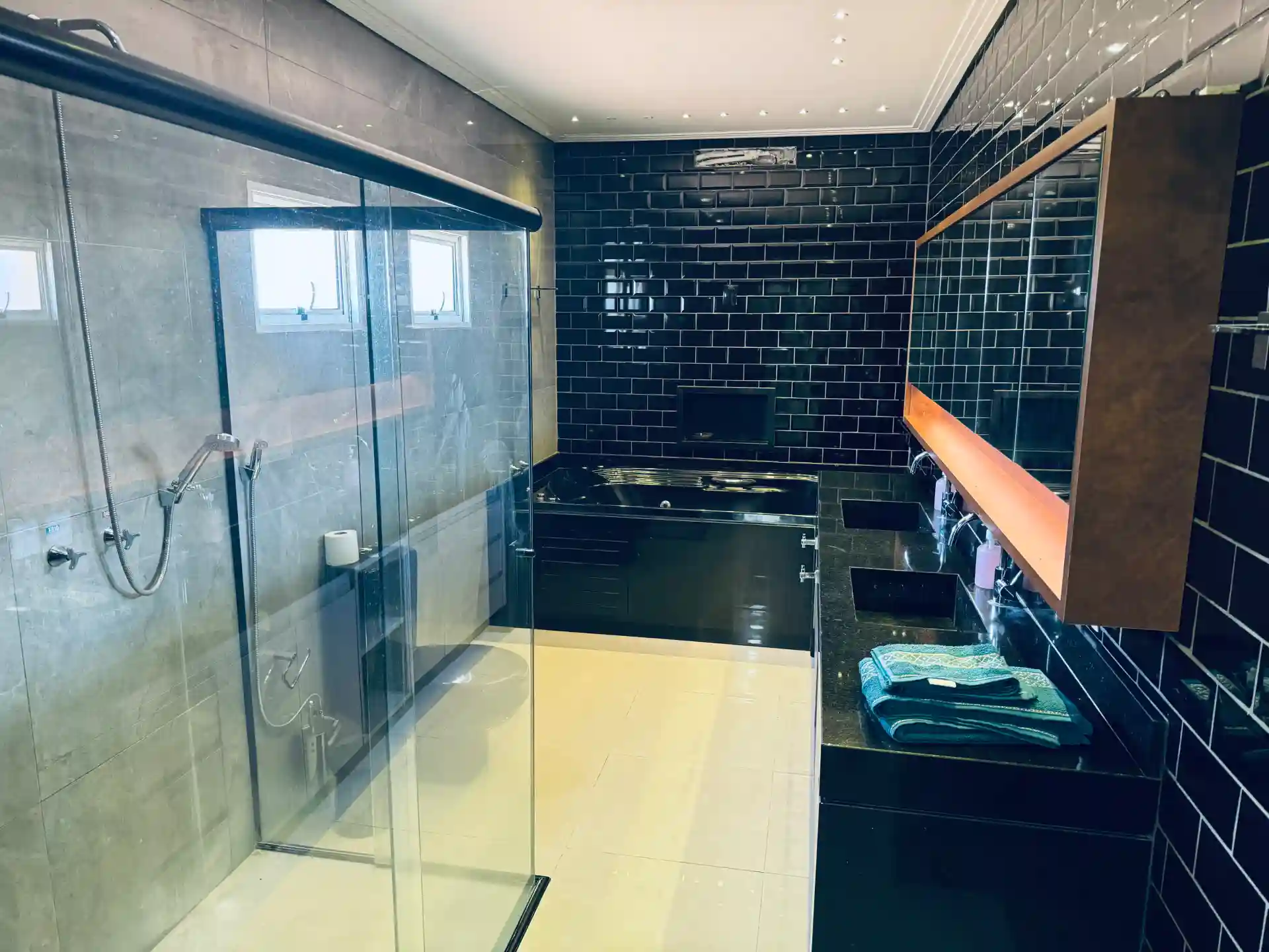 Fazenda / Sítio / Chácara com 5 quartos à venda, 1000m² — foto 9 de 24