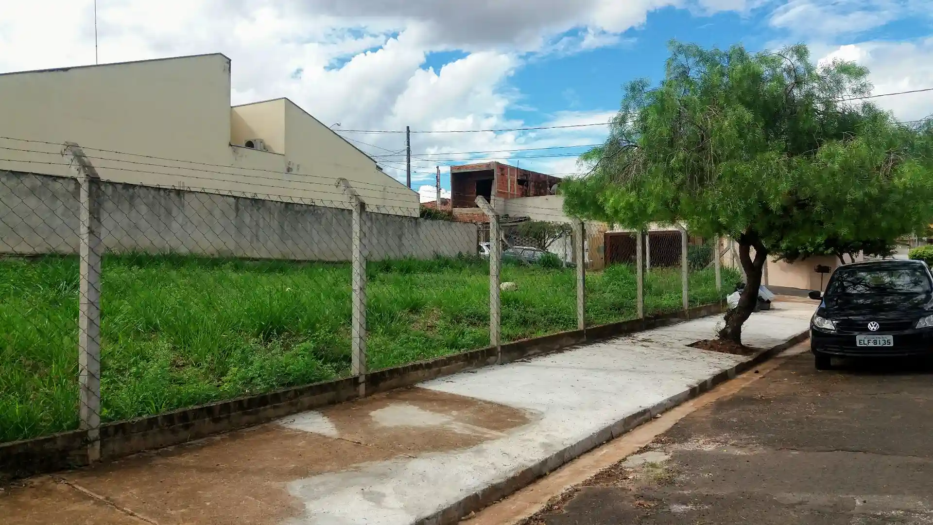 Terreno / Lote / Condomínio  à venda, 360m² — foto 2 de 2