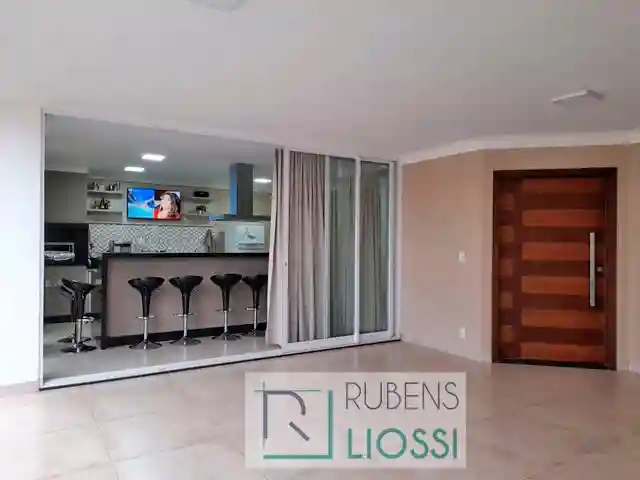 Casa com 3 quartos à venda, 160m² — foto 1 de 20