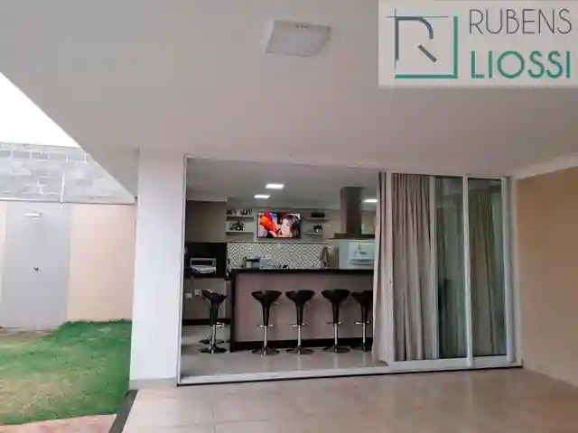 Casa com 3 quartos à venda, 160m² — foto 3 de 20