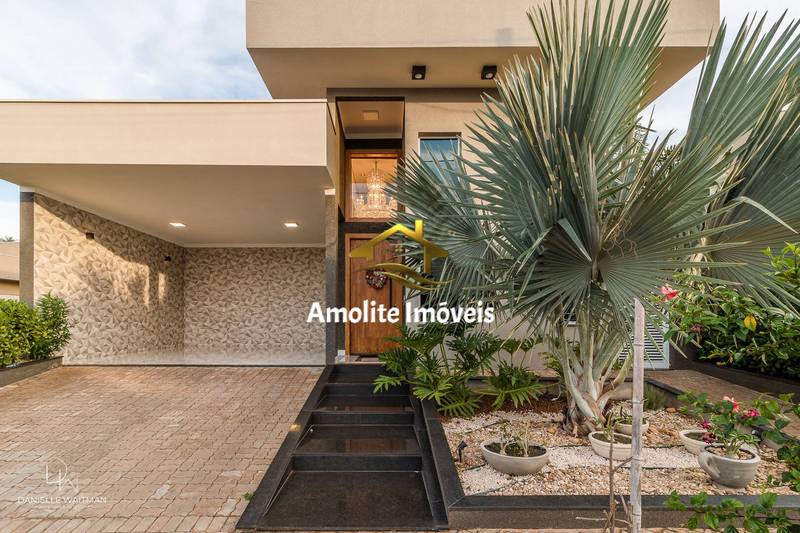 Casa de Condomínio com 3 quartos à venda, 200m² — foto 1 de 123