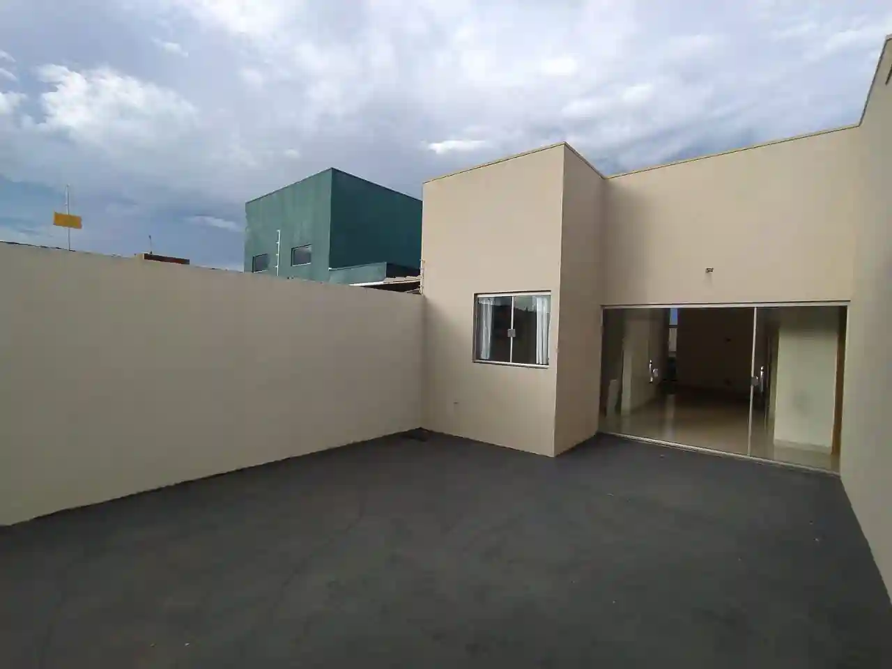Casa com 3 quartos à venda, 250m² — foto 3 de 24