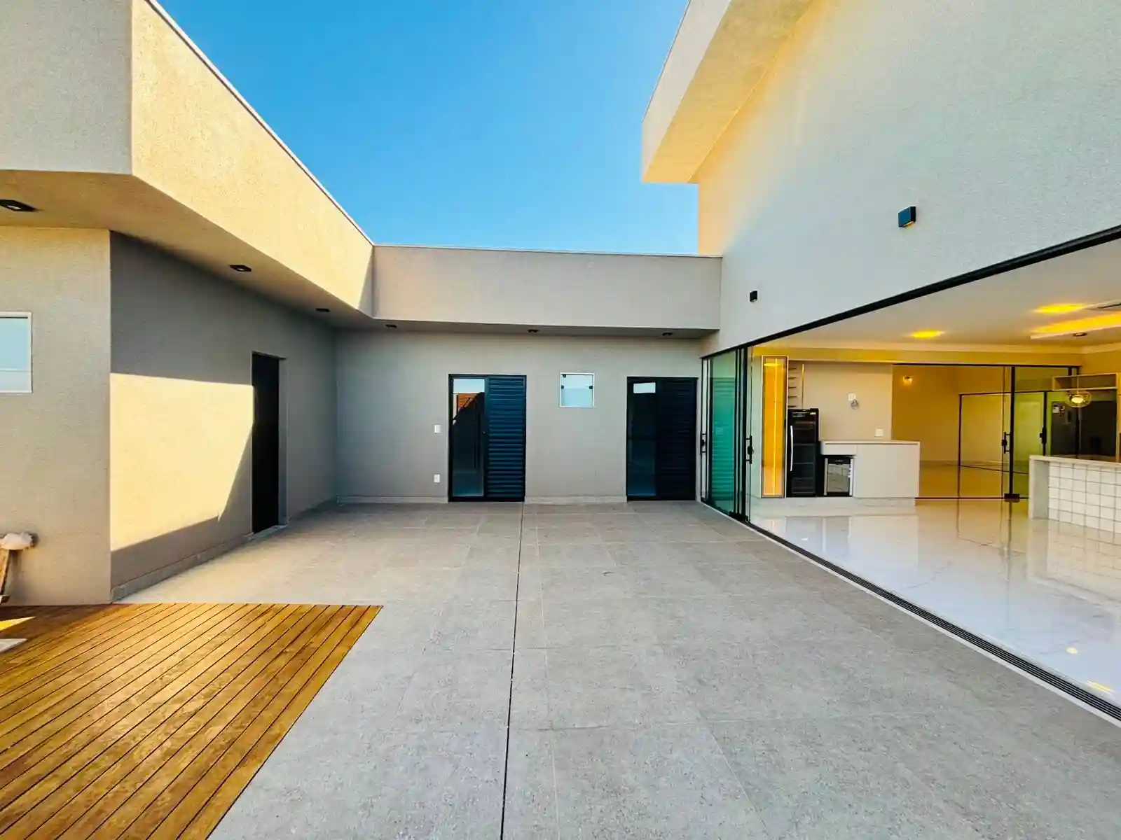 Casa de Condomínio com 3 quartos à venda, 255m² — foto 12 de 47