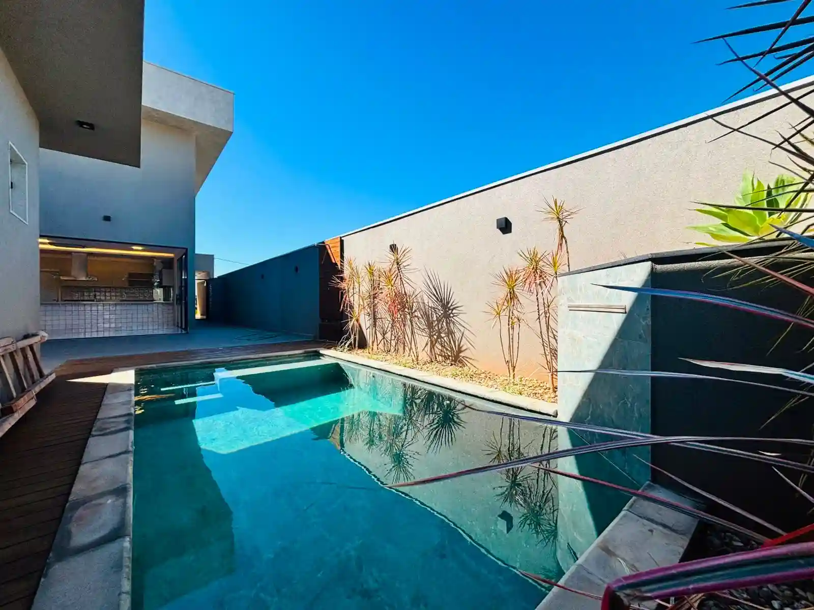 Casa de Condomínio com 3 quartos à venda, 255m² — foto 3 de 47