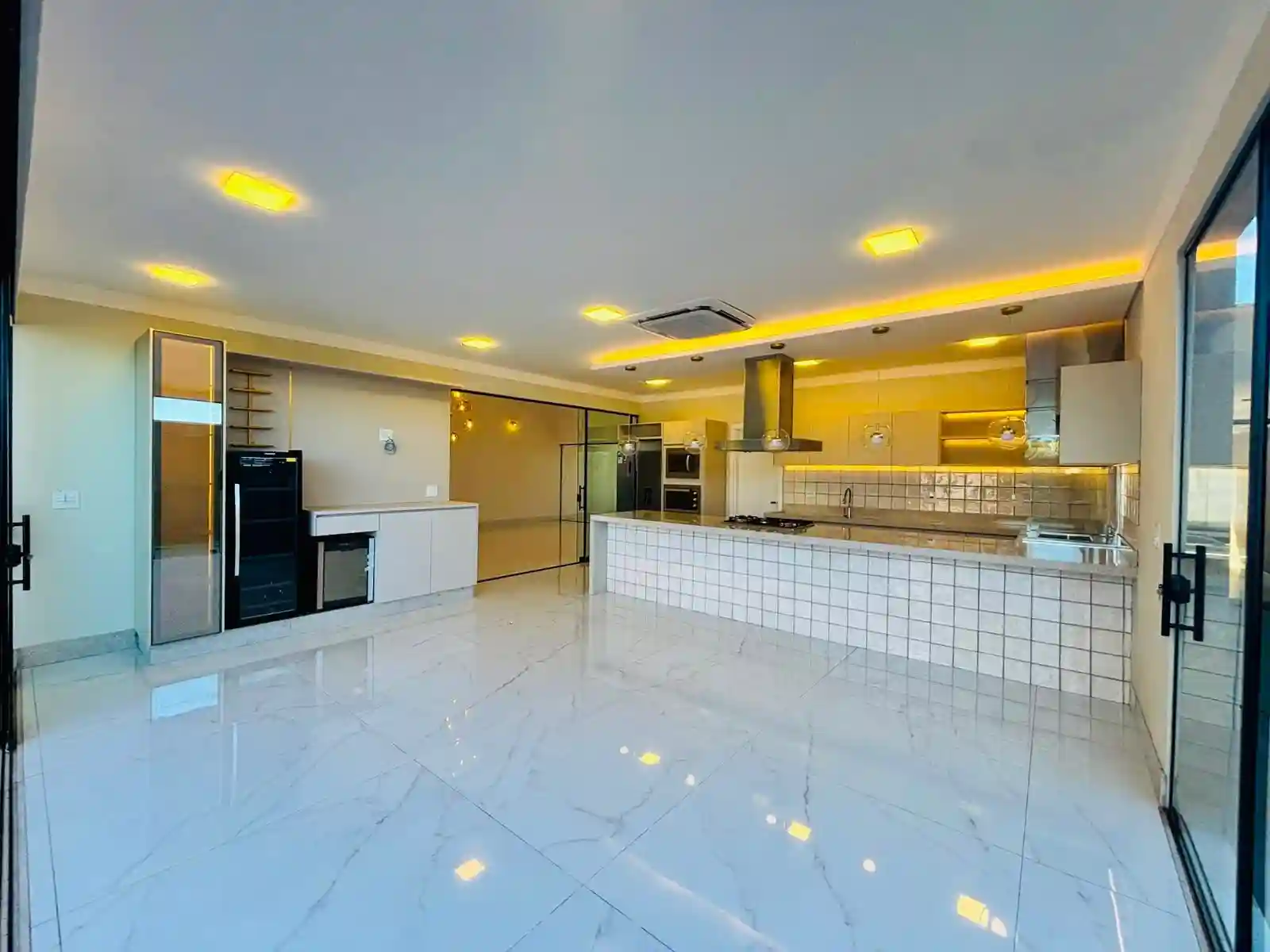 Casa de Condomínio com 3 quartos à venda, 255m² — foto 19 de 47