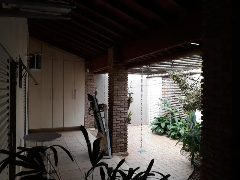 Casa à venda — foto 2 de 5