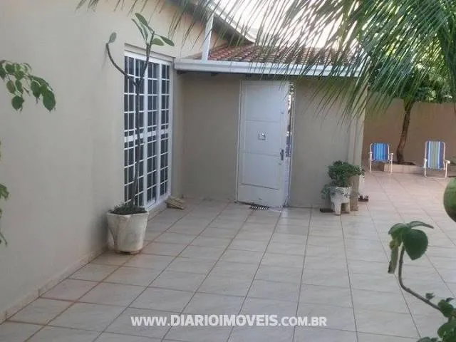 Casa à venda — foto 2 de 3