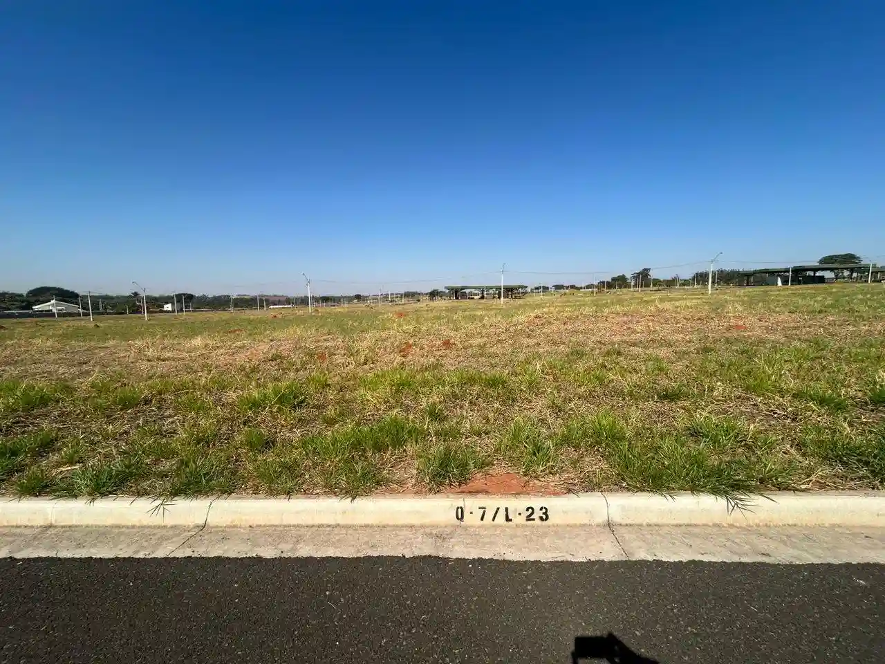 Terreno / Lote / Condomínio  à venda, 405m² — foto 2 de 2