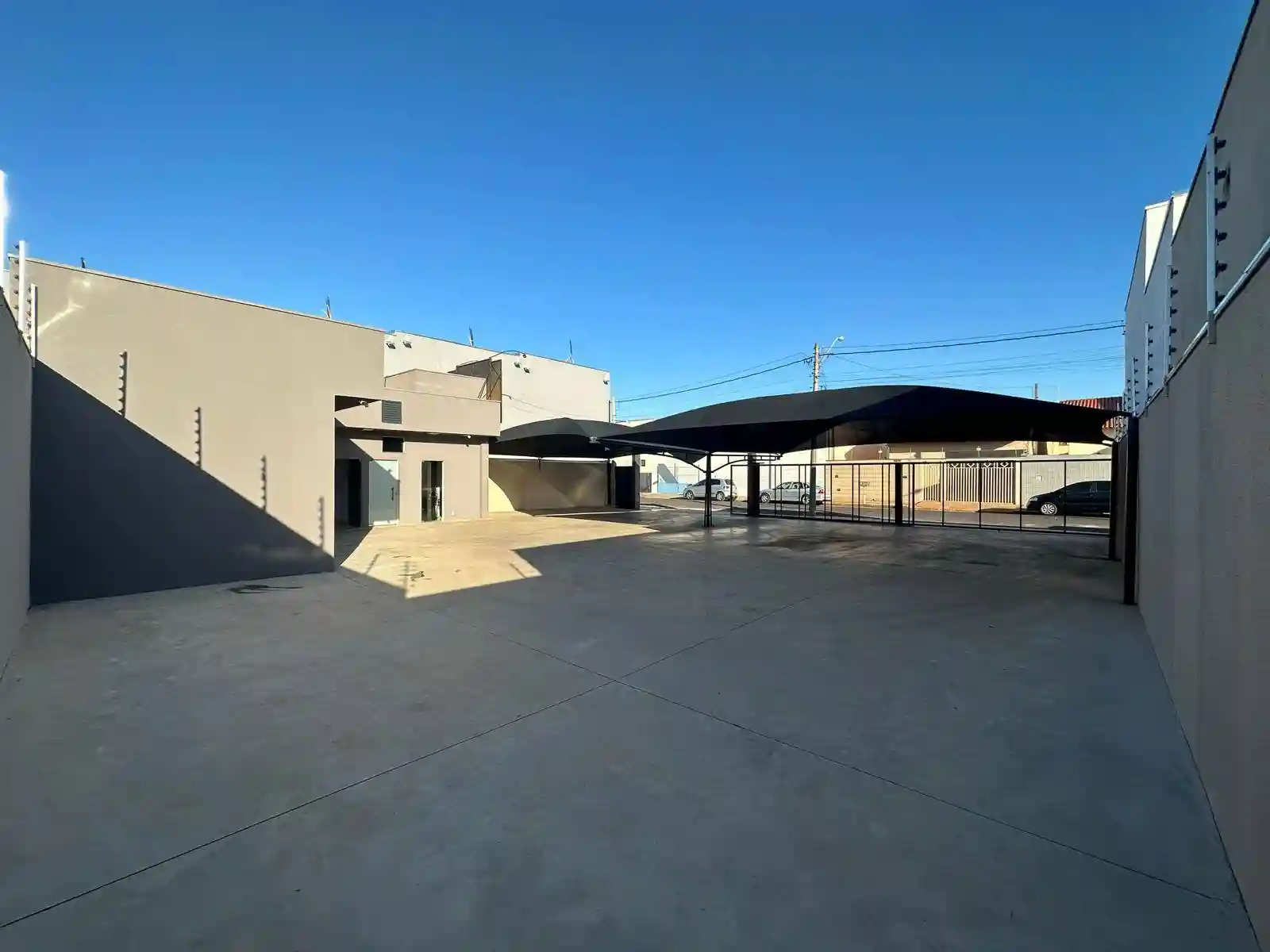 Loja / Salão / Ponto Comercial  à venda, 400m² — foto 2 de 18