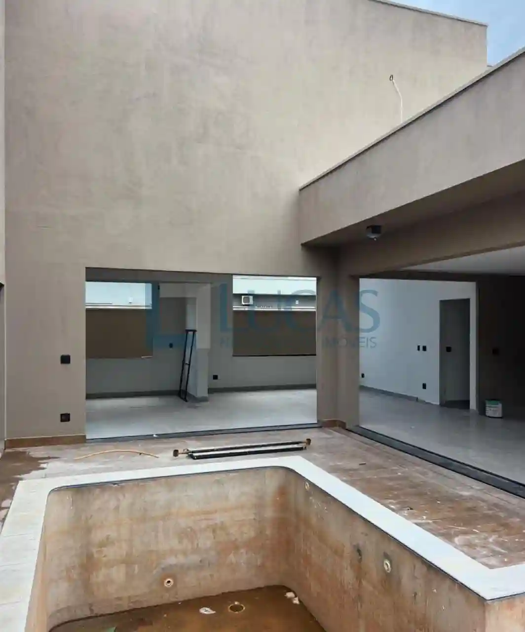 Casa de Condomínio com 3 quartos à venda, 240m² — foto 4 de 8