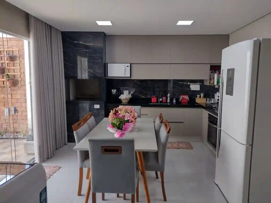 Casa com 2 quartos à venda, 70m² — foto 2 de 12