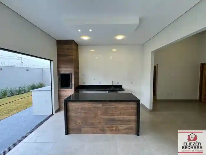 Casa com 3 quartos à venda, 100m² — foto 1 de 17