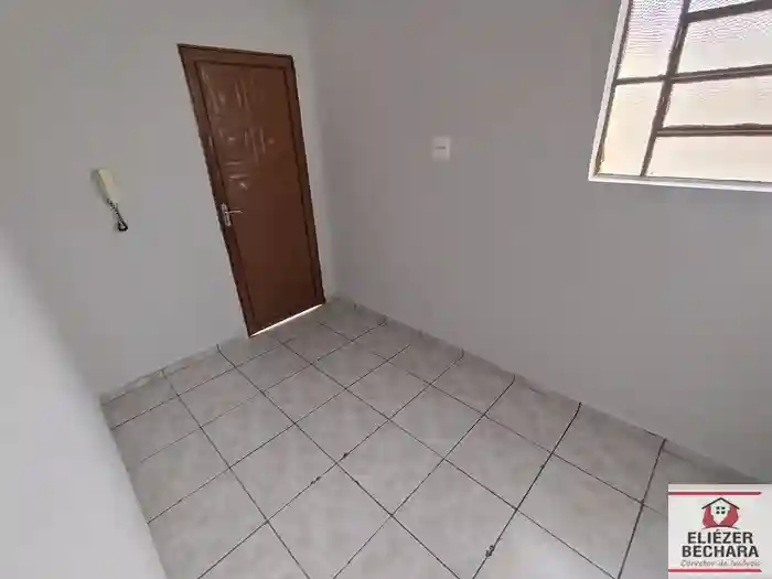 Casa com 2 quartos à venda, 75m² — foto 2 de 25