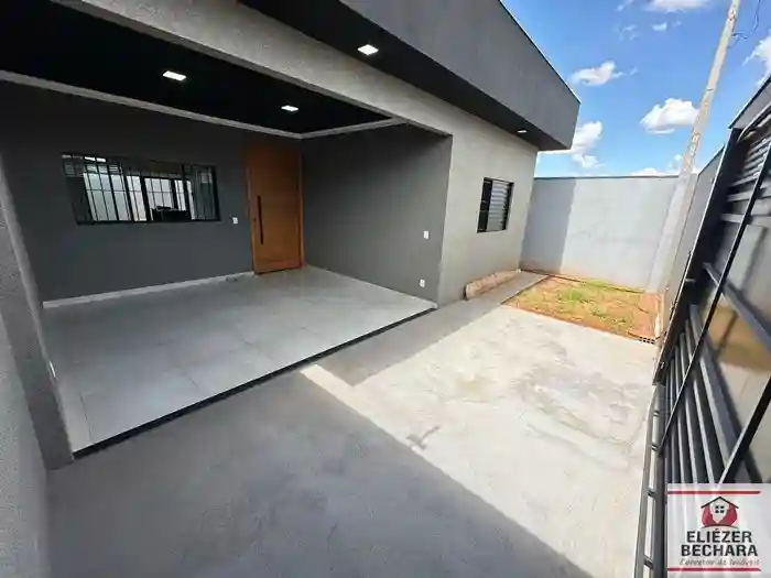 Casa com 3 quartos à venda, 120m² — foto 2 de 19