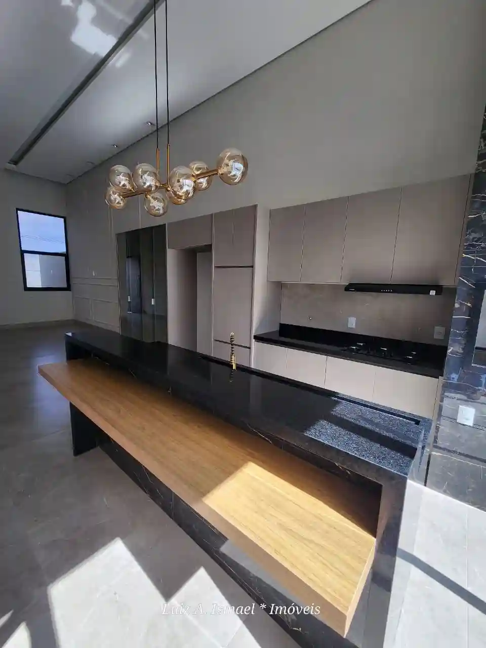 Casa de Condomínio com 3 quartos à venda, 255m² — foto 4 de 35
