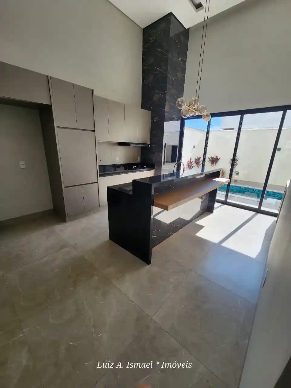 Casa de Condomínio com 3 quartos à venda, 255m² — foto 7 de 35