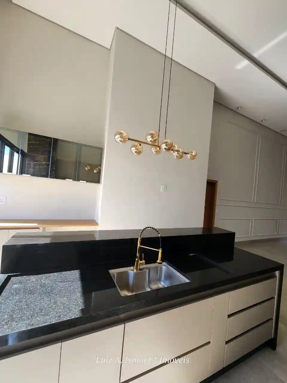 Casa de Condomínio com 3 quartos à venda, 255m² — foto 9 de 35