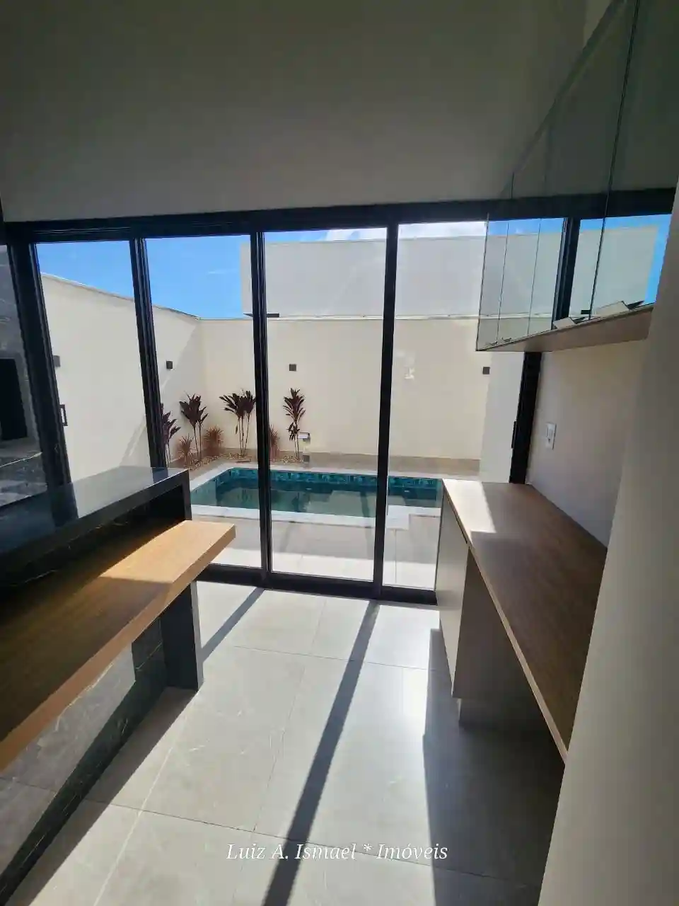 Casa de Condomínio com 3 quartos à venda, 255m² — foto 11 de 35