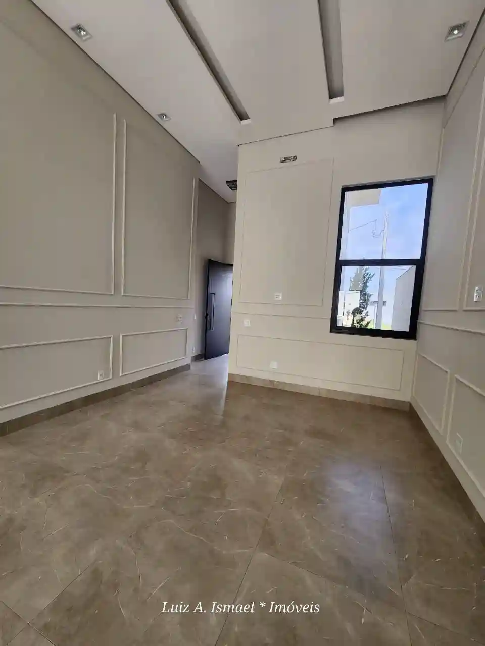 Casa de Condomínio com 3 quartos à venda, 255m² — foto 2 de 35
