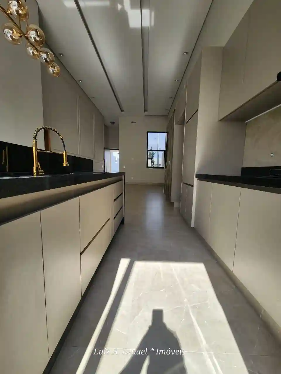 Casa de Condomínio com 3 quartos à venda, 255m² — foto 8 de 35