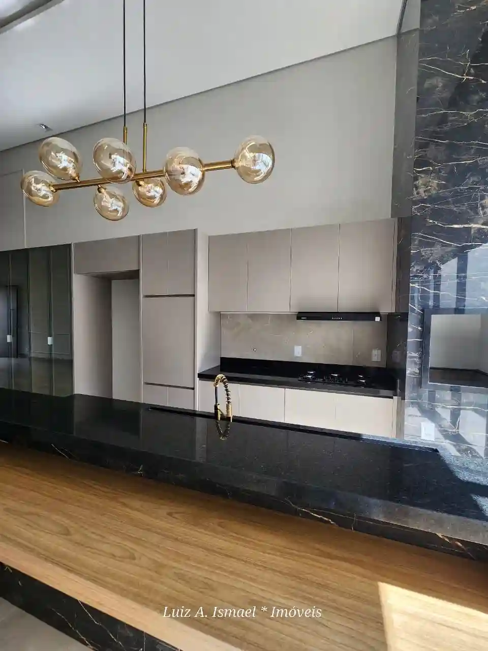 Casa de Condomínio com 3 quartos à venda, 255m² — foto 6 de 35