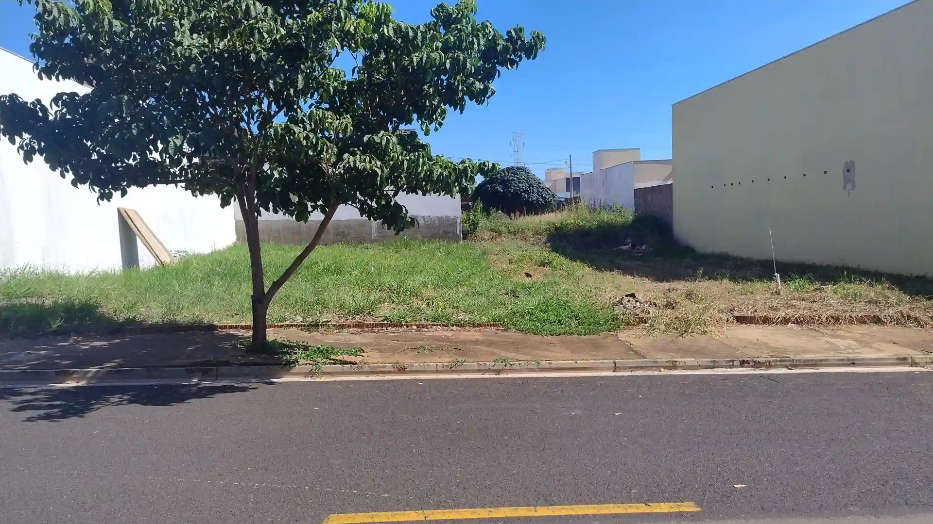 Terreno / Lote / Condomínio  à venda, 200m² — foto 6 de 7