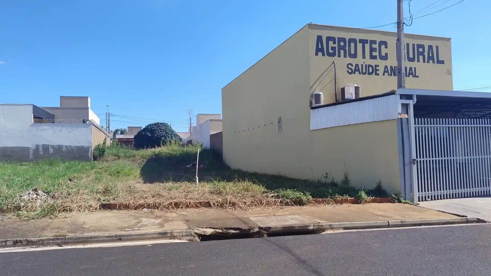 Terreno / Lote / Condomínio  à venda, 200m² — foto 7 de 7