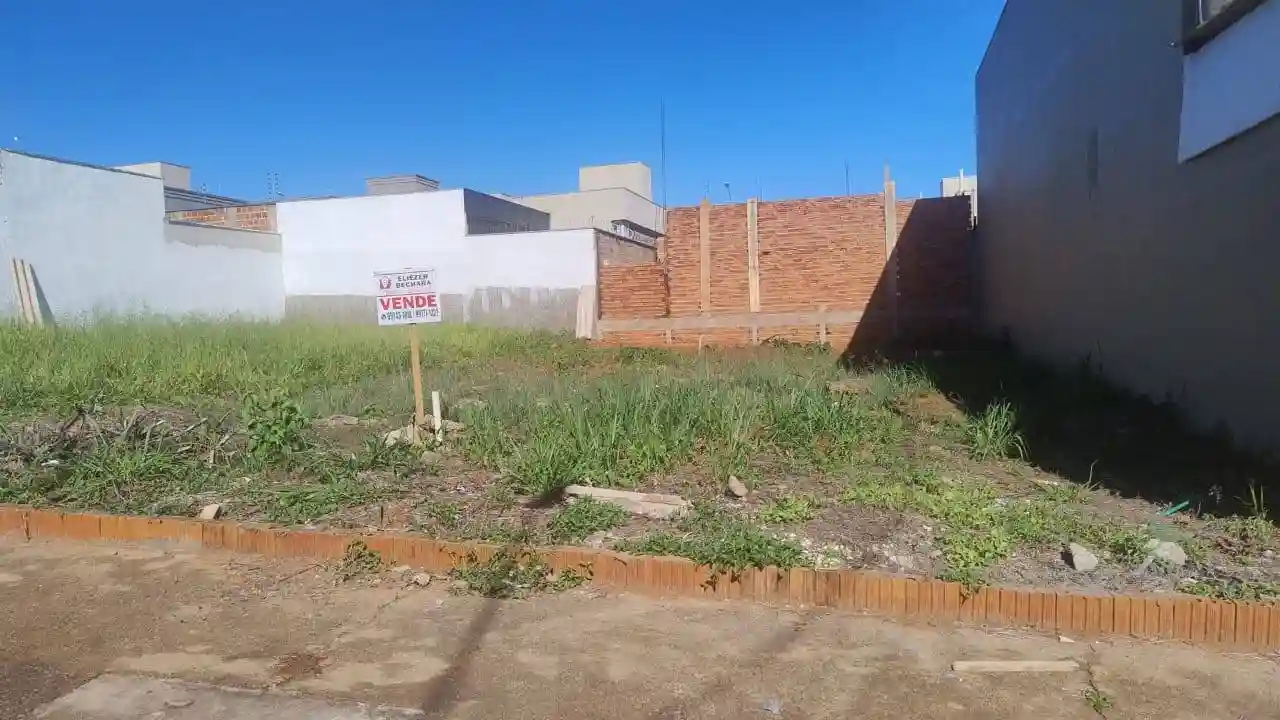 Terreno / Lote / Condomínio  à venda, 200m² — foto 1 de 7